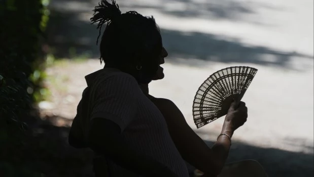 Temperaturas abrasadoras azotan a Europa y ponen regiones en alerta máxima