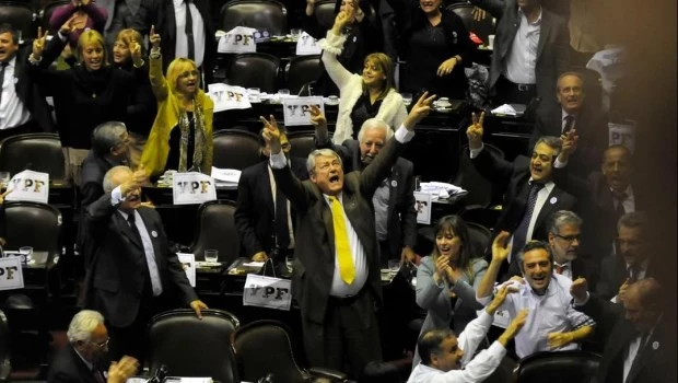 El archivo que condena a todos: la lista de los que votaron a favor de la expropiación de YPF