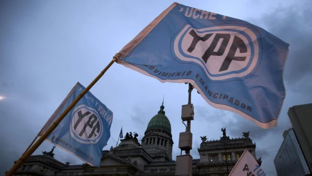 Se hundieron los papeles de la petrolera