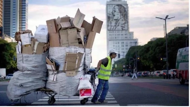 La pobreza en CABA cayó al 19,9% y salieron de esa condición 469.000 porteños en el último año