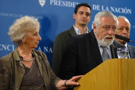 La Presidenta promulgó la Ley de ADN para analizar la identidad de las personas