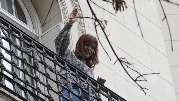 Casación revisará el arresto domiciliario y la tobillera electrónica de Cristina Kirchner