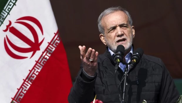 El presidente de Irán ordena suspender la cooperación con OIEA
