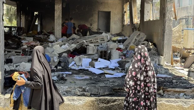 Israel mata a 16 personas en el bombardeo contra una escuela en Ciudad de Gaza