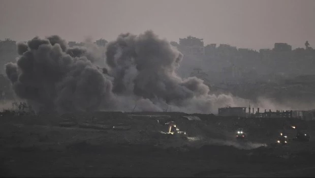 Decenas de palestinos en Gaza mueren por bombardeos de Israel o baleados mientras esperan alimentos