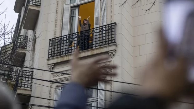 Cristina Kirchner cumple 20 días presa: se diluye el efecto balcón y organismos organizan un plan de acción