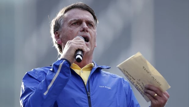 “Dejen en paz a Bolsonaro”, avisa Trump 