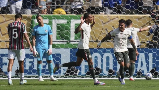 Un doblete de João Pedro fulmina a Fluminense y Chelsea alcanza la final