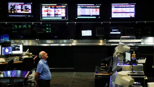 La Bolsa vuelve a vivir y el dólar frena el rally alcista