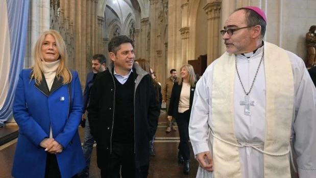 En contraposición al Gobierno Nacional, Kicillof presenció el Tedeum por el 9 de Julio en La Plata