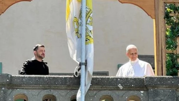 El Papa León XIV recibió al presidente ucraniano Volodímir Zelenski en Castel Gandolfo.