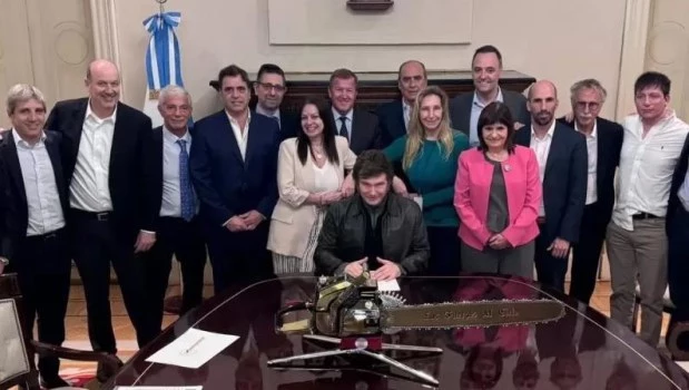 Milei encabezó una nueva reunión de Gabinete en la previa de una compleja sesión en el Senado