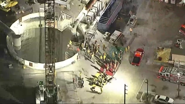 Rescatan a los 31 obreros tras el derrumbe de un túnel industrial en Los Ángeles