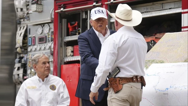 Trump visita Texas tras las devastadoras inundaciones: "Nunca había visto algo así"
