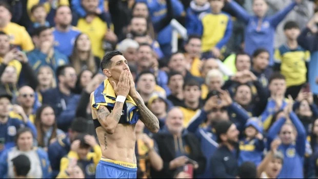 Di María volvió al fútbol argentino con homenaje, gol y salida por lesión