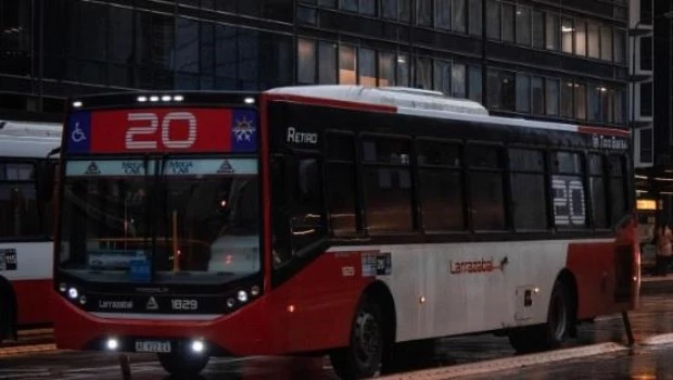 Los colectivos nacionales que circulan en el AMBA aumentan 6,1% esta semana