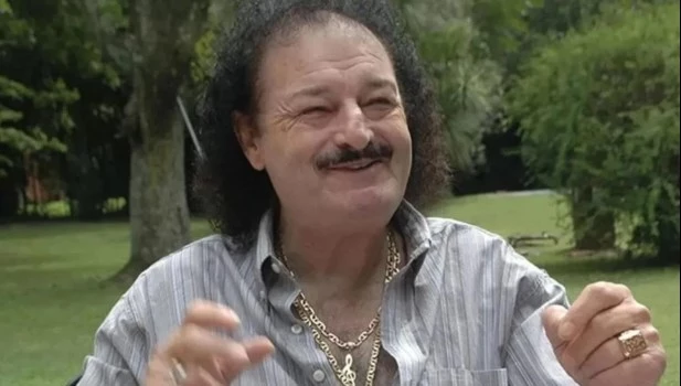 El cantante Alcides fue internado en terapia intensiva