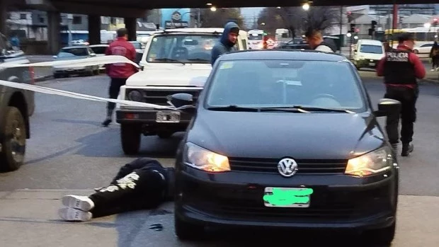 Tiroteo en Constitución: un delincuente muerto y un prófugo