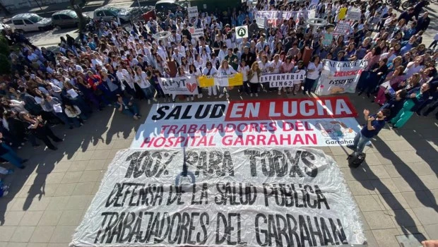 En medio de la marcha del Garrahan, el Gobierno afirmó que el problema “es la gestión y la eficiencia”