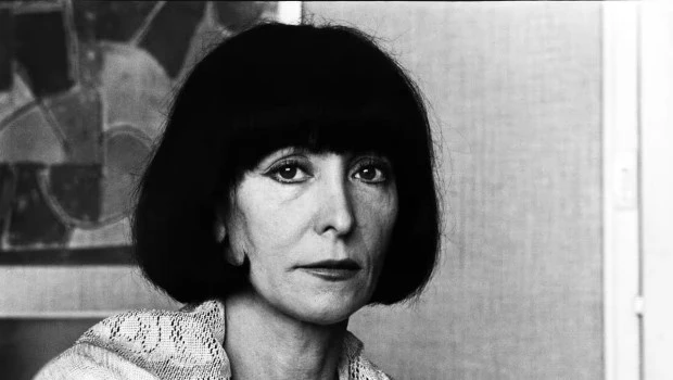 La escritora francesa Claire Etcherelli toca un nervio sensible para la sociedad actual, con su historia de amor clandestino entre una francesa de origen modesto y un inmigrante argelino.