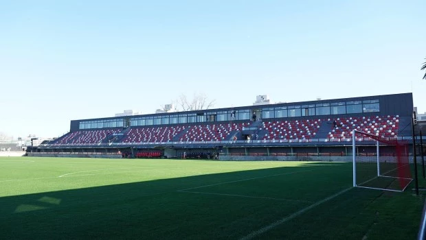 Barracas Central oficializó la reinauguración del estadio que lleva el nombre de "Chiqui" Tapia