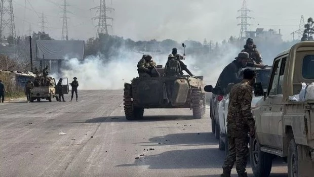 Siria e Israel acuerdan un alto al fuego, pero persisten enfrentamientos