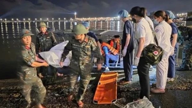 Se hundió un barco turístico en Vietnam: 34 muertos y 8 desaparecidos