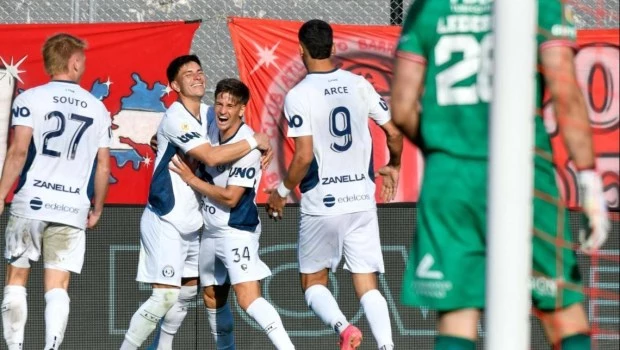 El Independiente mendocino goleó a Barracas Central