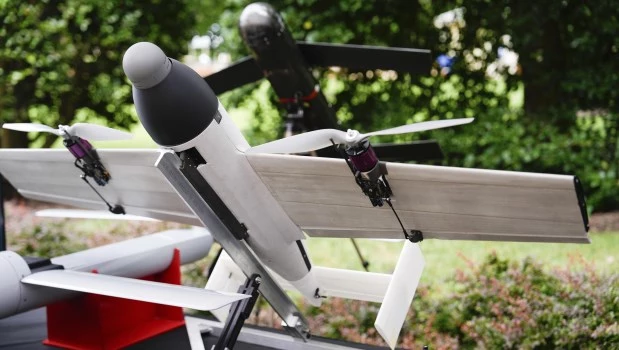 Drones en una exhibición de sistemas autónomos multidominio en el patio del Pentágono, en Washington (16 de julio de 2025)