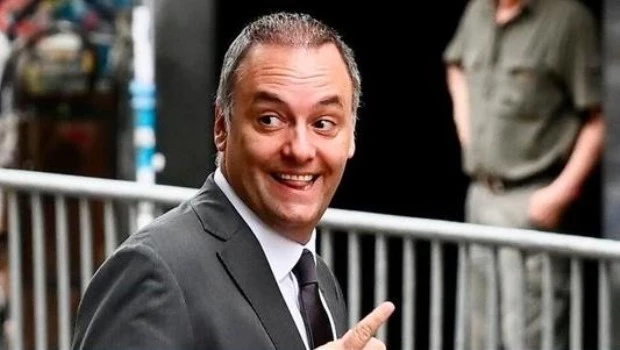 Adorni ironizó sobre el cierre de listas del PJ en la provincia de Buenos Aires tras un corte de luz