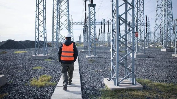 El Gobierno pone en marcha un plan de obras de transporte eléctrico financiadas por el sector privado