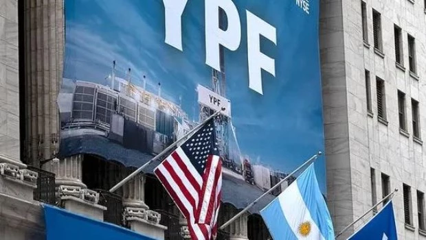 YPF: Argentina argumentó su posición para sostener la suspensión de la cesión de acciones