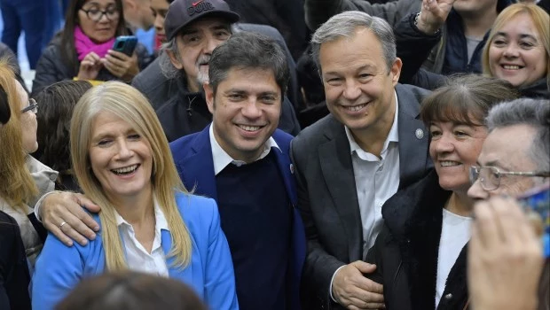Si Axel Kicillof buscó desdoblar la elección bonaerense para poner en agenda los temas provinciales, no lo estaría logrando.