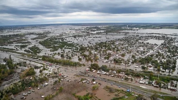 Inundaciones: crean un fondo de asistencia de hasta $10 mil millones para siete distritos bonaerenses