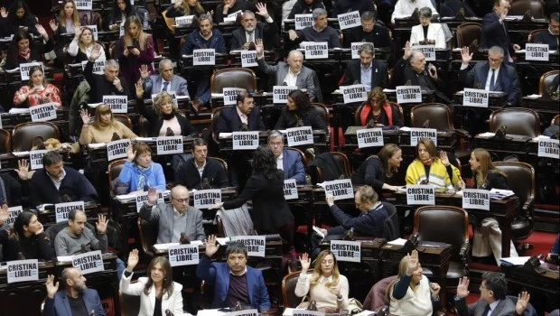 La oposición podría convocar a una sesión especial en Diputados