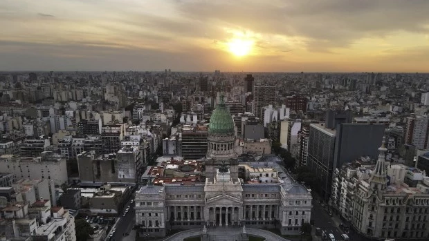 A varios legisladores no los une el bien del país sino el odio a Javier Milei y el miedo a perder las posiciones de privilegio.