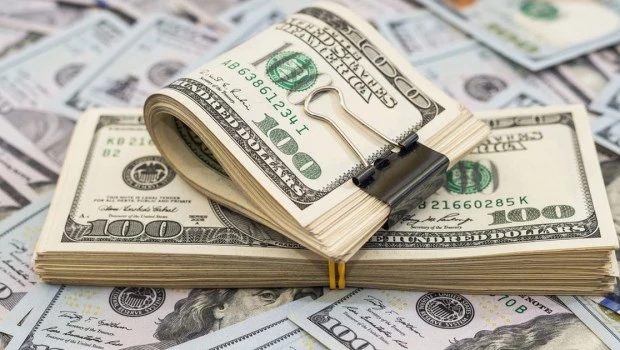 Dólar en alza: el minorista cerró la semana a $1.300