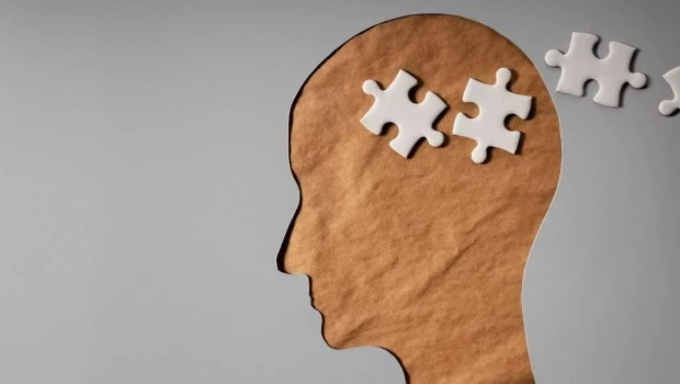 Demencias: el consumo de alcohol y tabaco gatillan el deterioro cognitivo