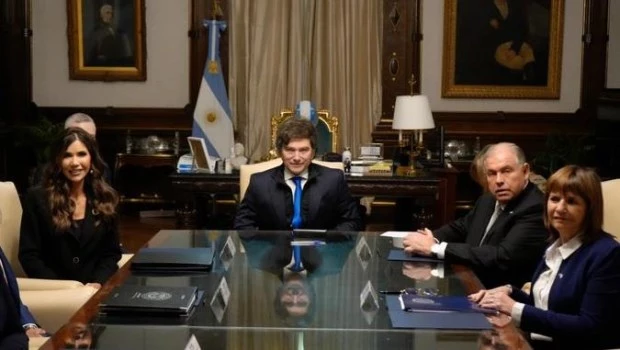 El Gobierno acordó con EE.UU. cooperar en seguridad y avanzar en el ingreso al Programa de Exención de Visas