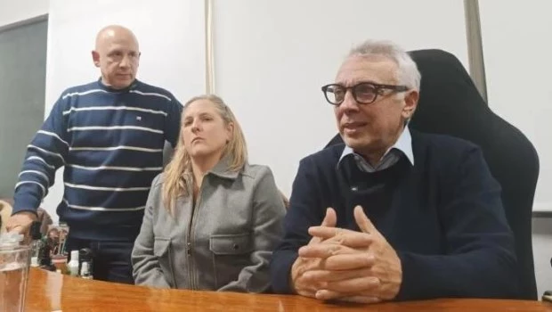 Zamora, en Vicente López, con los trabajadores municipales.