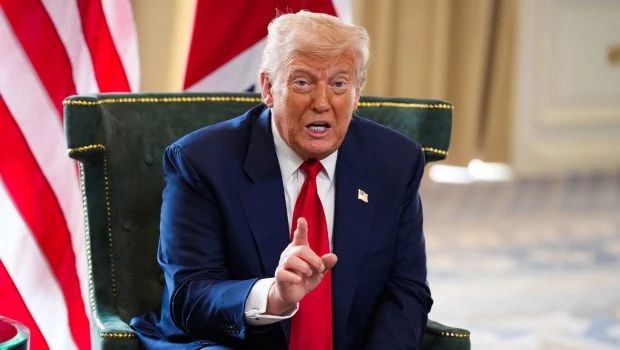 Trump firma la orden para imponer aranceles del 50% a Brasil