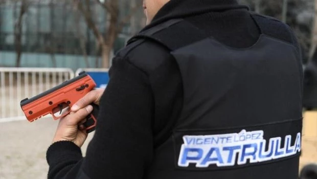 Vicente López incorporó armas no letales para su patrulla municipal
