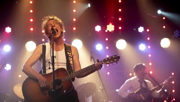 Javier Calamaro celebra sus 40 años de música con ‘Peligrosamente Cerca’