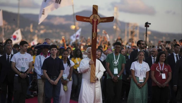 León XIV llamó a "construir un mundo más humano" en el multitudinario acto del Jubileo de Jóvenes en Roma