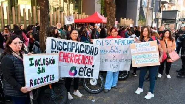 Diversas agrupaciones se movilizarán mañana contra del veto a la Ley de Emergencia en Discapacidad