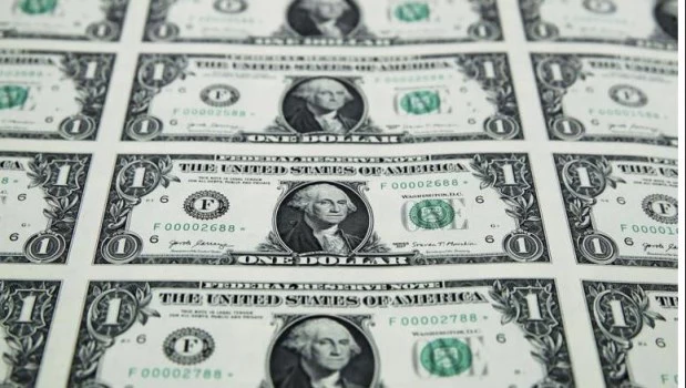 Con la calma restaurada, bajó el dólar 