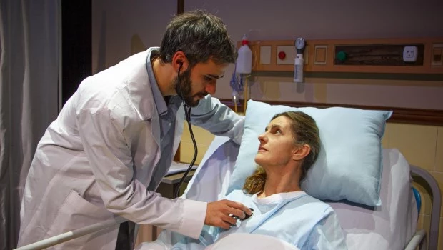 La cosificación del paciente y su derecho a decidir sobre sí mismo aparecen entre los temas centrales.