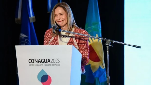 Celeste Saulo es doctora en Ciencias de la Atmósfera y licenciada en Ciencias Meteorológicas por la UBA. Se graduó con medalla de oro en 1987.