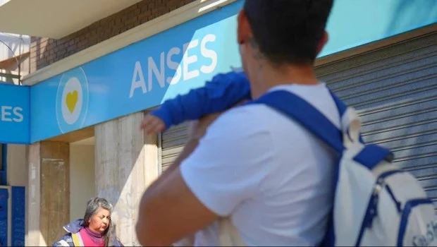 Fuerte recorte en las Asignaciones Familiares en julio