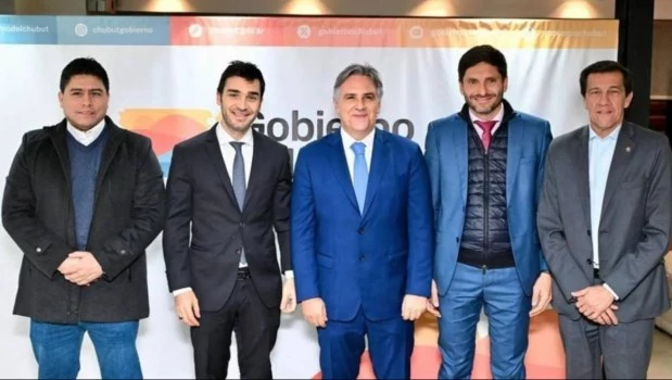 A principios de agosto, cinco gobernadores -Ignacio Torres, de Chubut; Maximiliano Pullaro, de Santa Fe; Martín Llaryora, de Córdoba; Carlos Sadir, de Jujuy, y Claudio Vidal, de Santa Cruz- presentaron un nuevo espacio político.